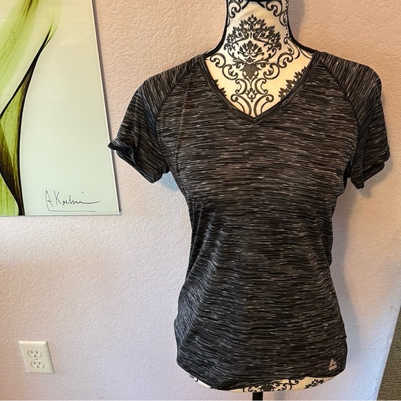 Tops - Must bundle Women’s athletic workout shirt size medium